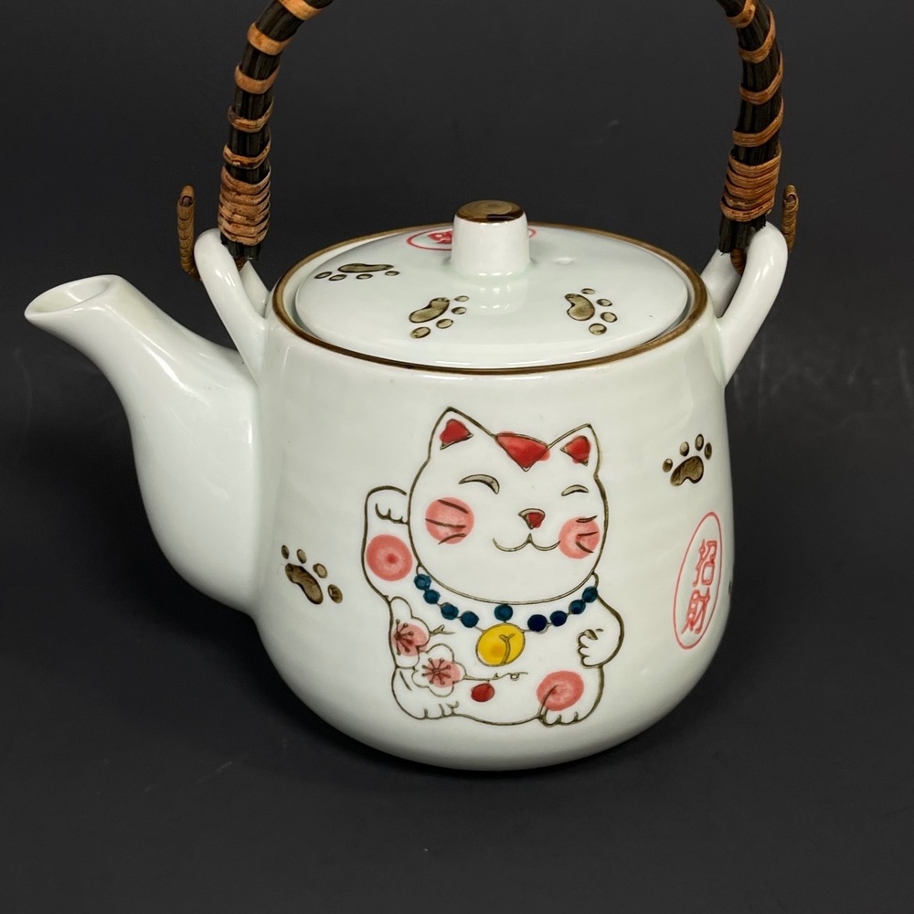 Maneki Neko Lucky Cat Japanese Ceramic Teapot and 2 Cup Set White Lucky Charm - Picture 8 of 11